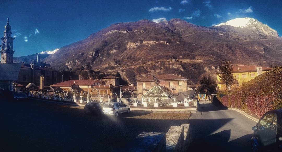 Breno vista dalle suore messicane… #breno #vallecamonica #volgobrescia #vivobrescia #igersitaly #igerbrescia #vivoitalia #volgoitalia #ig_italy #ig_italia #ig_brescia #landscape #paesaggio #natura #mountains #montagne #cielo #sky #oggi #today #best #igers #top_lombardia_photo #borghitalia #borghiditalia #skyline #skylovers #skyporn