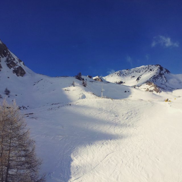 #openair #ski #adamelloski #adamello #pontedilegno #tonale #lombardia #brescia #brixia #trekking #trentinodavivere #snow #igersbrescia #igerslombardia #montagna #mountainlivin #mountainlove #passeggiate #mountainporn #freesnow #vallecamonica #valledeisegni