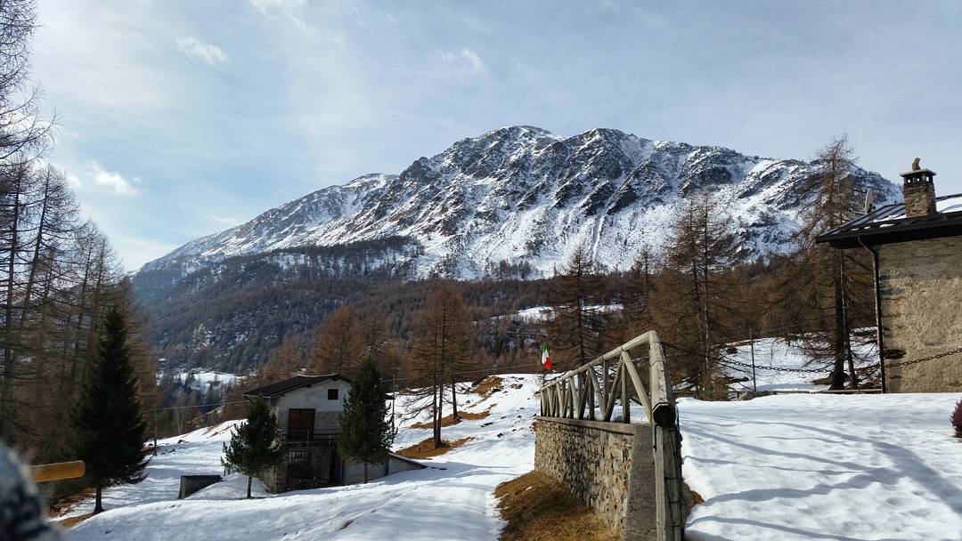 Mountain #nikon #reflex #naturalbeauty #nature #natura #panorama #landscapes #paradise #vetta #cima #overthetop #brescia #lombardia #ig_brescia #vivobrescia #vivoitalia #italia #italy #monno #valcamonica #vallecamonica #neve ##snow