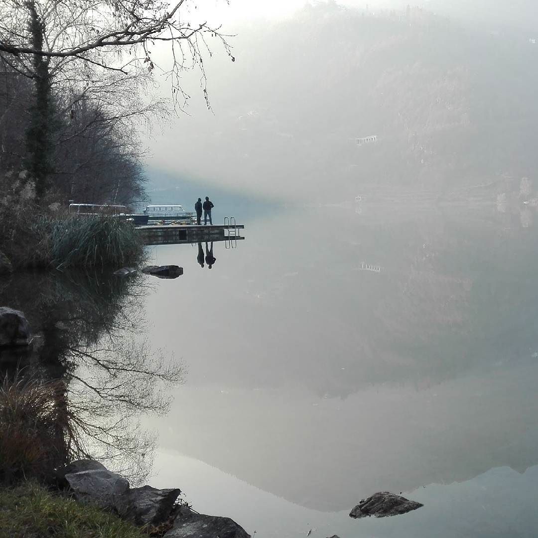 #fog #people #reflections #WinterTime #CapoDiLago #CoDeLac #bestPlaceToGo #vallecamonica #NoFilter