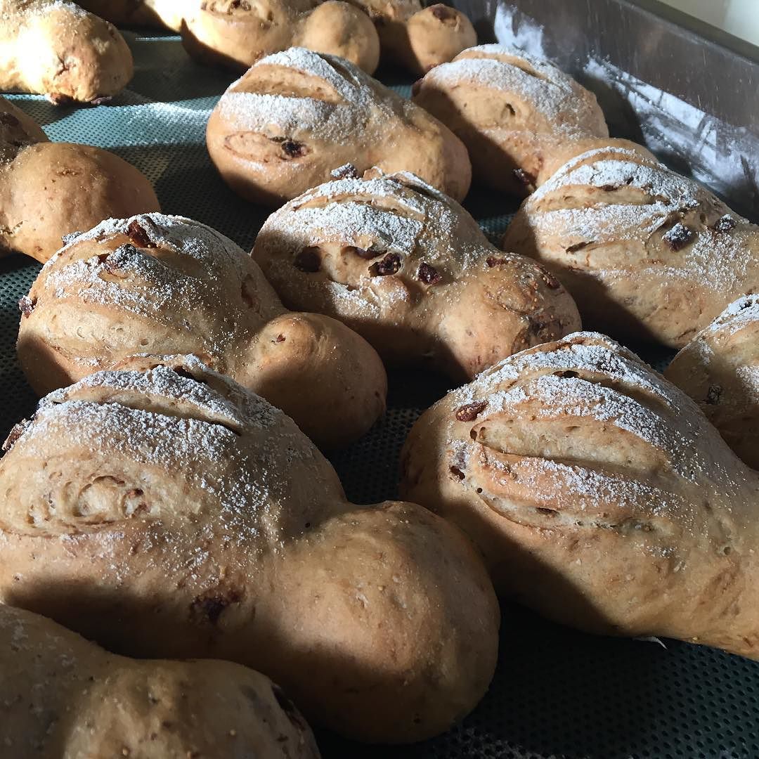 #today in #salvettibakery #bread with #walnuts and #figs! #vallecamonica #forneriasalvetti #bakery #yummy #italianfood #nofilter