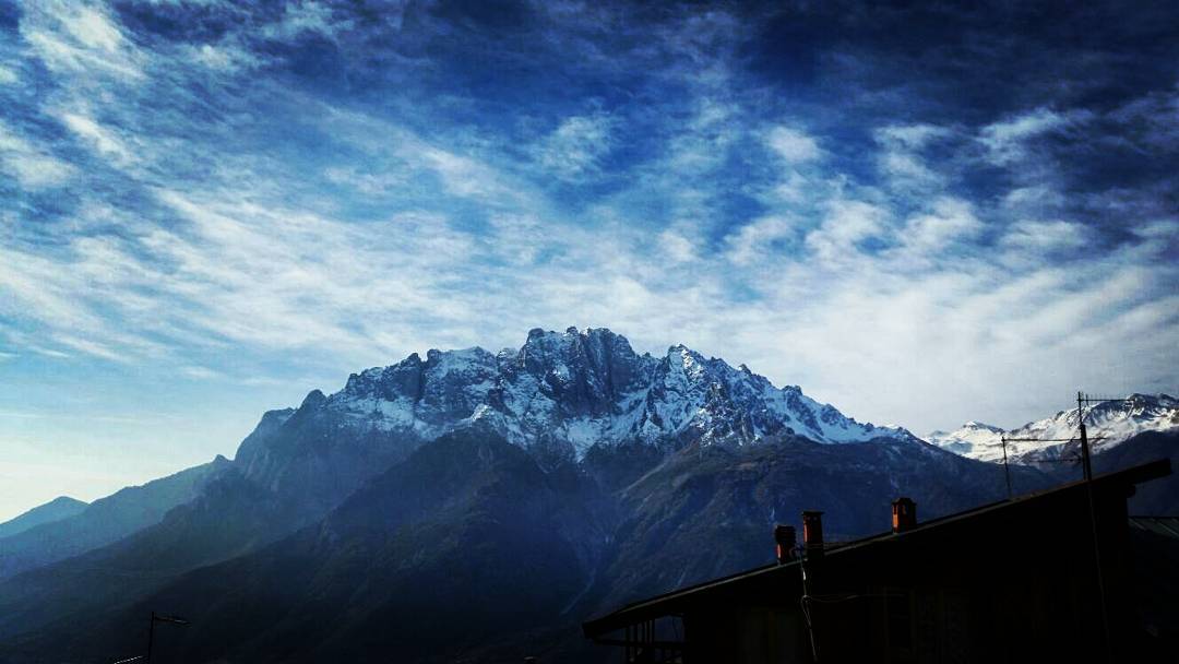 Buon giorno così..😊🗻 #mountain #mountainlife #montagna #Valcamonica #brescia #instabrescia #instamoment #weekend #nature #instanature #camera #con #vista #pointofview #2k16 #winter #snow #like #instalike #instagood #instagram #vsco #vscocam #vscocamphotos #photography #lgg3
