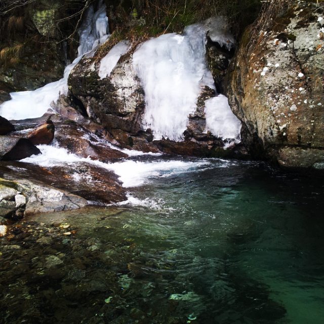 ghiaccio ne abbiamo? #vallecamonica #valleadame’ #vallesaviore #valle #trekking #love #lombardia #ice #brescia #brixia #igersbrescia #ilovemountain #igerslombardia #mountain #mountainlivin #mountainlove #mountainporn #valledeisegni #ilovebrescia #adamello