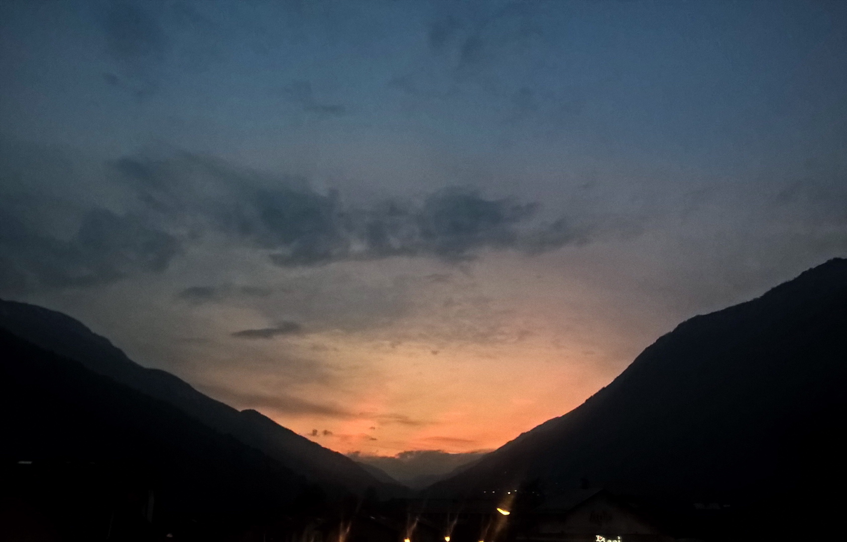 #sunset #tramonto #mountains #Edolo #clouds #nofilter #nature #instaitalia #igersitalia #vallecamonica