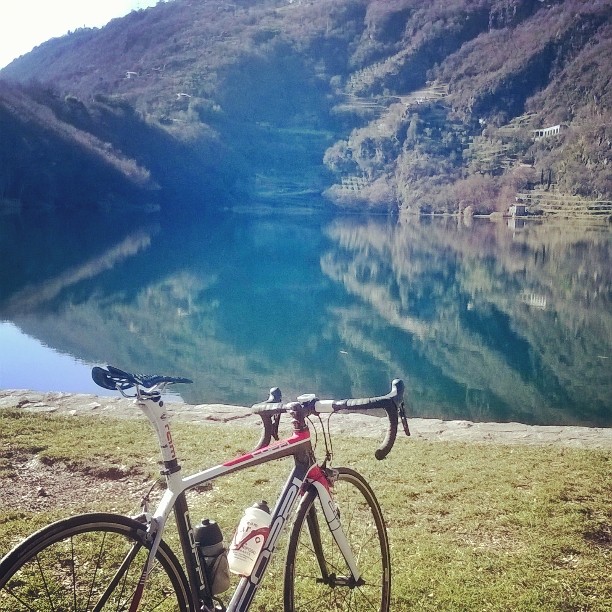 #lagomoro#vallecamonica#coppi#bike#sun#happy#relax#outoftrain#ko#lake#mountain#sky#landscape#italy#shimano#mylife#love#winter#colour#riflessi#emozioni#ricordi#nostalgia#bicicletta#coppibike #senzafiato