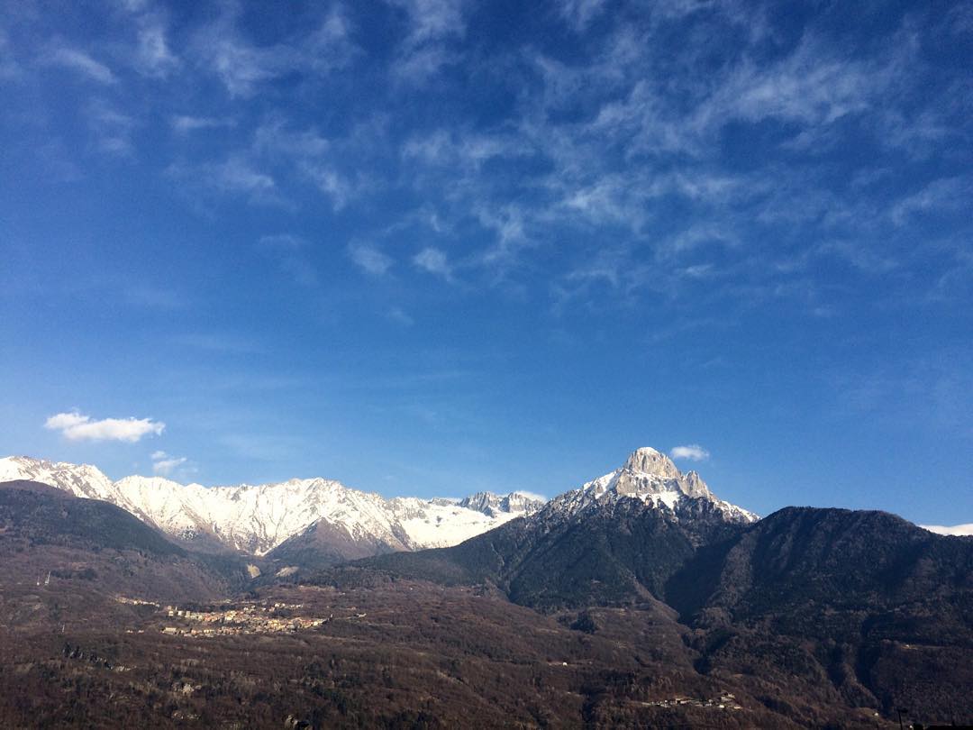 Mountains 🏔 #pizzobadile #onosanpietro #clouds #sun #sky #snow #mountains #vallecamonica #instanature #skylovers #nature #skyporn #place #view #igersitalia #italy #top_lombardia_photo #landscape #naturelovers #natureporn #instaitalia #amazing #shot #likeforlike #likeback #january #love #sunday #weekend #stroll