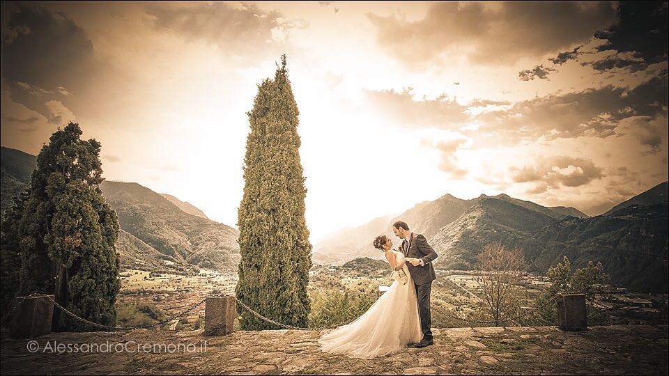 Tutto l’Amore che ho. #happiness #wedding #alessandrocremona #vallecamonica #love #weddinphotographer #loveis #matrimonio #darfoboarioterme #bride #groom #youngbook #weddingphotographersociety #mywed #brescia #weddingday #nozze #theknot #happiness #brescia #sole #sun #sunlight