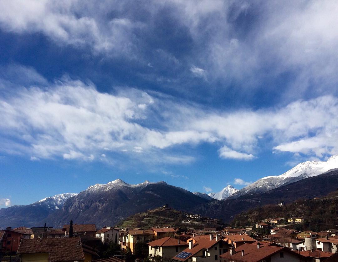 🌤🏘🏔 #window #morning #clouds #bienno #home #sun #sky #snow #mountains #vallecamonica #instanature #skylovers #nature #skyporn #place #view #igersitalia #italy #top_lombardia_photo #landscape #naturelovers #natureporn #instaitalia #amazing #shot #likeforlike #likeback #winter #february