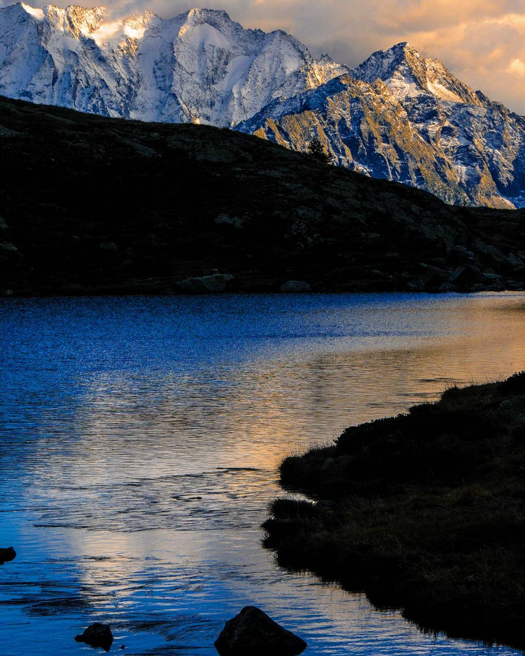 Occhi turchini del Cielo… (Lago Seroto inferiore, Val Bighera) #laghiseroti #mortirolo#valgrande #vezzadoglio #vivalavallecamonica #vallecamonica #parcoadamello #parcodellostelvio #italialaghi #volgolombardia #volgobrescia #visititalia #natureperfection #naturelovers #bresciatoday