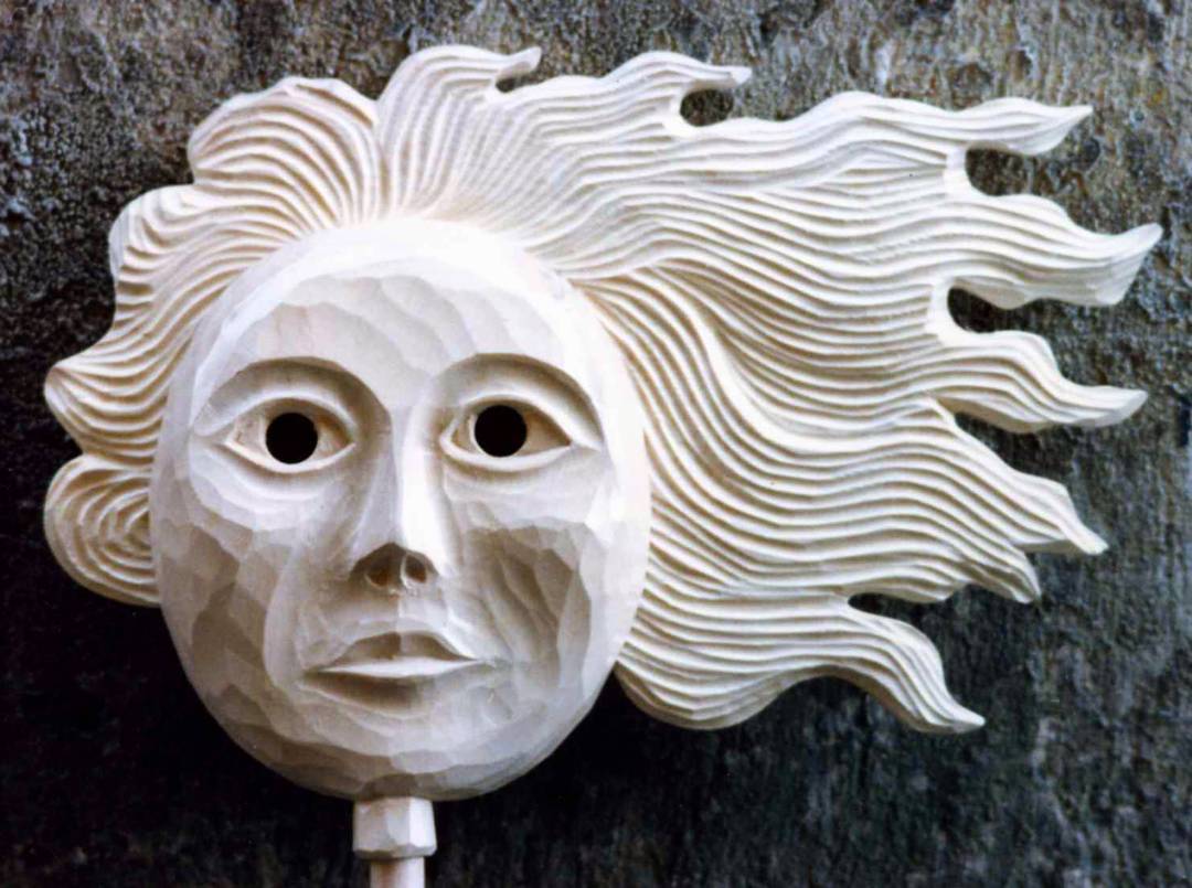 Maschera in legno realizzata a mano #handmade #fattoamano #artigianale #artigianato #maschere #mask #carnevale #valledeisegni #vallecamonica #carnival #braone #pontedilegno #darfoboarioterme #wood
