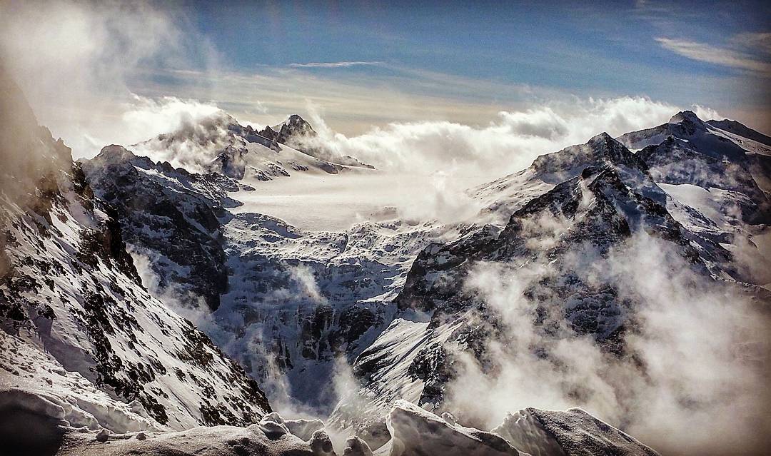 #mountains#mountainscape#alps#landscape#landscape_lovers#winter#snow#naturelovers#pontedilegno#wind#adamelloski#vallecamonica#valledeisegni#volgolombardia#volgobrescia#loves_lombardia#loves_mountains#vivonatura#igworld_nature#ig_italy#ig_captures#ig_brescia#ig_lombardia#gf_daily#vivalavallecamonica#visititalia#discoveralps#earth_escape#lombardia_super_pics