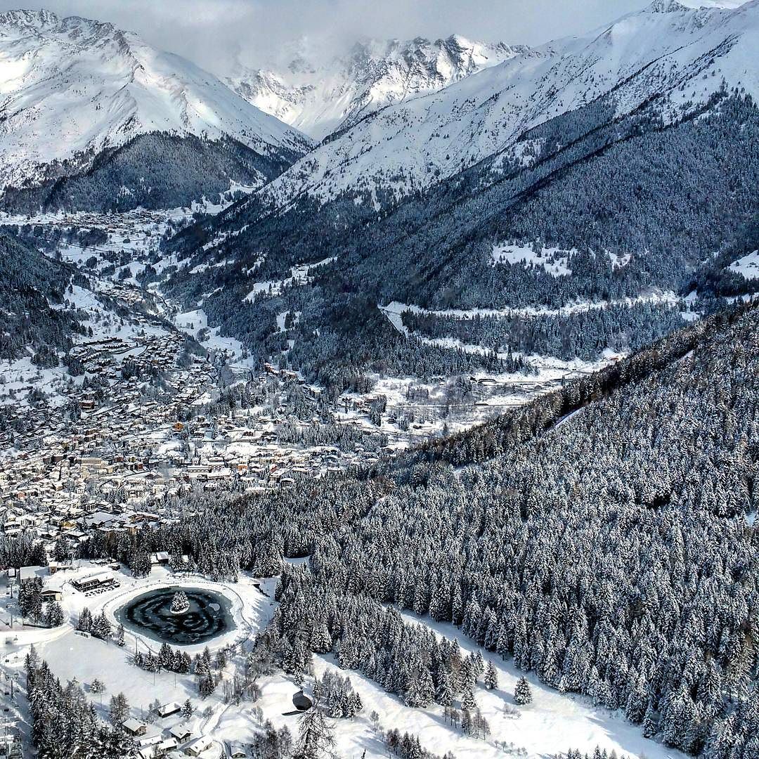 #mountains#mountainscape#alps#landscape#landscape_lovers#winter#snow#naturelovers#pontedilegno#valbione#adamelloski#vallecamonica#valledeisegni#volgolombardia#volgobrescia#loves_lombardia#loves_mountains#vivonatura#igworld_nature#ig_italy#ig_captures#ig_brescia#ig_lombardia#gf_daily#vivalavallecamonica#visititalia#discoveralps#earth_escape#lombardia_super_pics