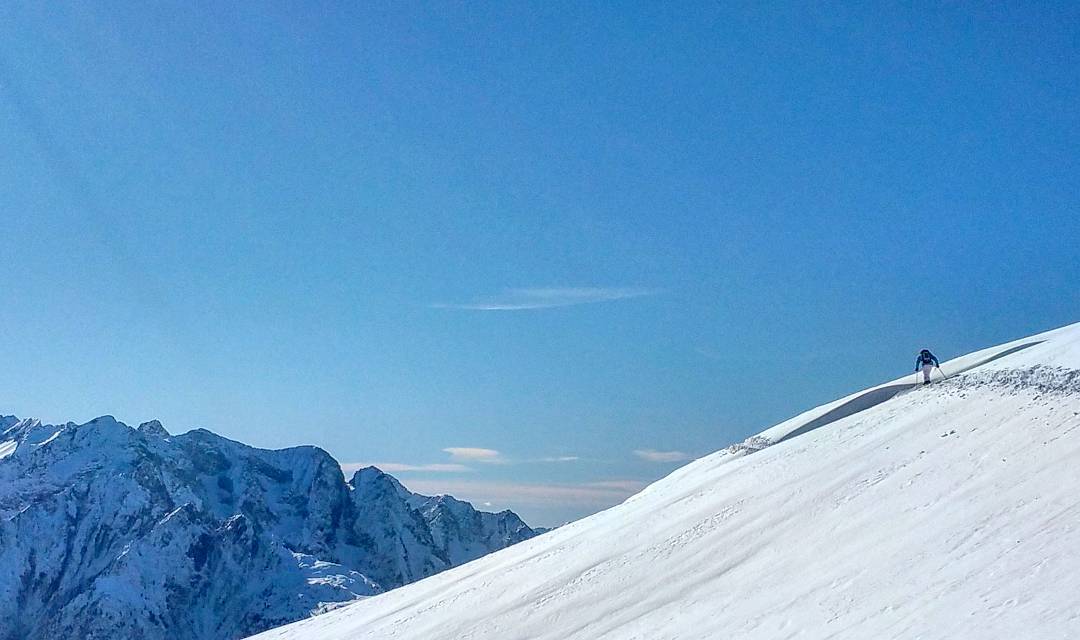 #mountains#mountainscape#alps#landscape#landscape_lovers#winter#snow#naturelovers#pontedilegno#skialp#adamelloski#vallecamonica#valledeisegni#volgolombardia#volgobrescia#loves_lombardia#loves_mountains#vivonatura#igworld_nature#ig_italy#ig_captures#ig_brescia#ig_lombardia#gf_daily#vivalavallecamonica#visititalia#discoveralps#earth_escape#lombardia_super_pics#blue
