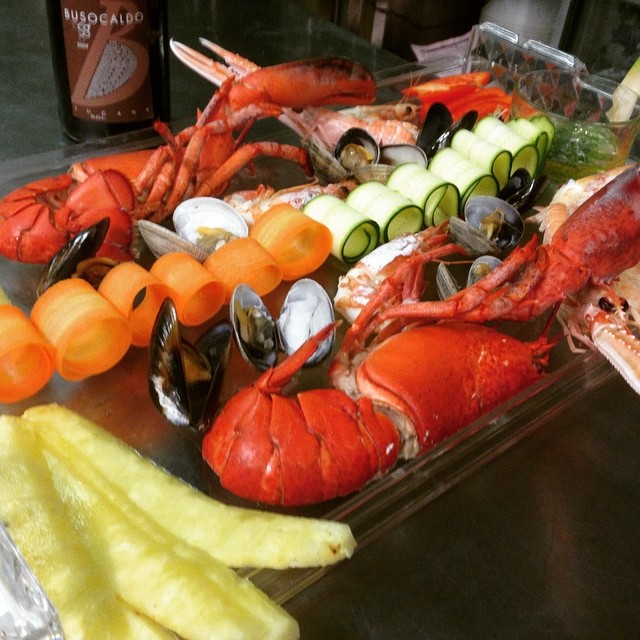 #catalana di #astice #scampi #gamberi #cozze #vongole #ananas #zucchine #carote #peperoni in #pinzimonio @cala_rossa #nolimits #Vallecamonica #Valledeisegni #Esine