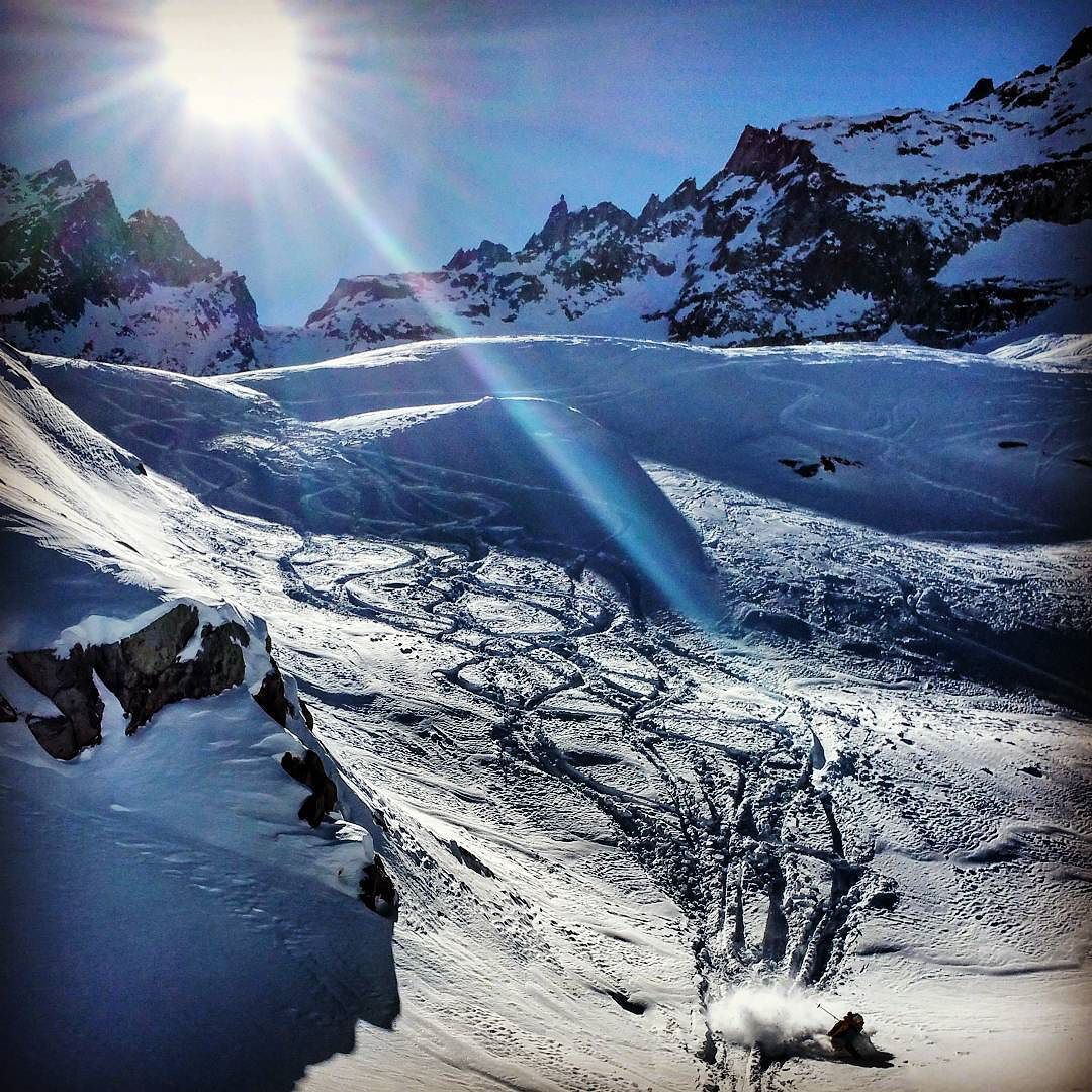 #mountains#mountainscape#alps#landscape#landscape_lovers#winter#snow#naturelovers#pontedilegno#skialp#adamelloski#vallecamonica#valledeisegni#volgolombardia#volgobrescia#loves_lombardia#loves_mountains#vivonatura#igworld_nature#ig_italy#ig_captures#ig_brescia#ig_lombardia#gf_daily#vivalavallecamonica#visititalia#discoveralps#earth_escape#lombardia_super_pics#powder