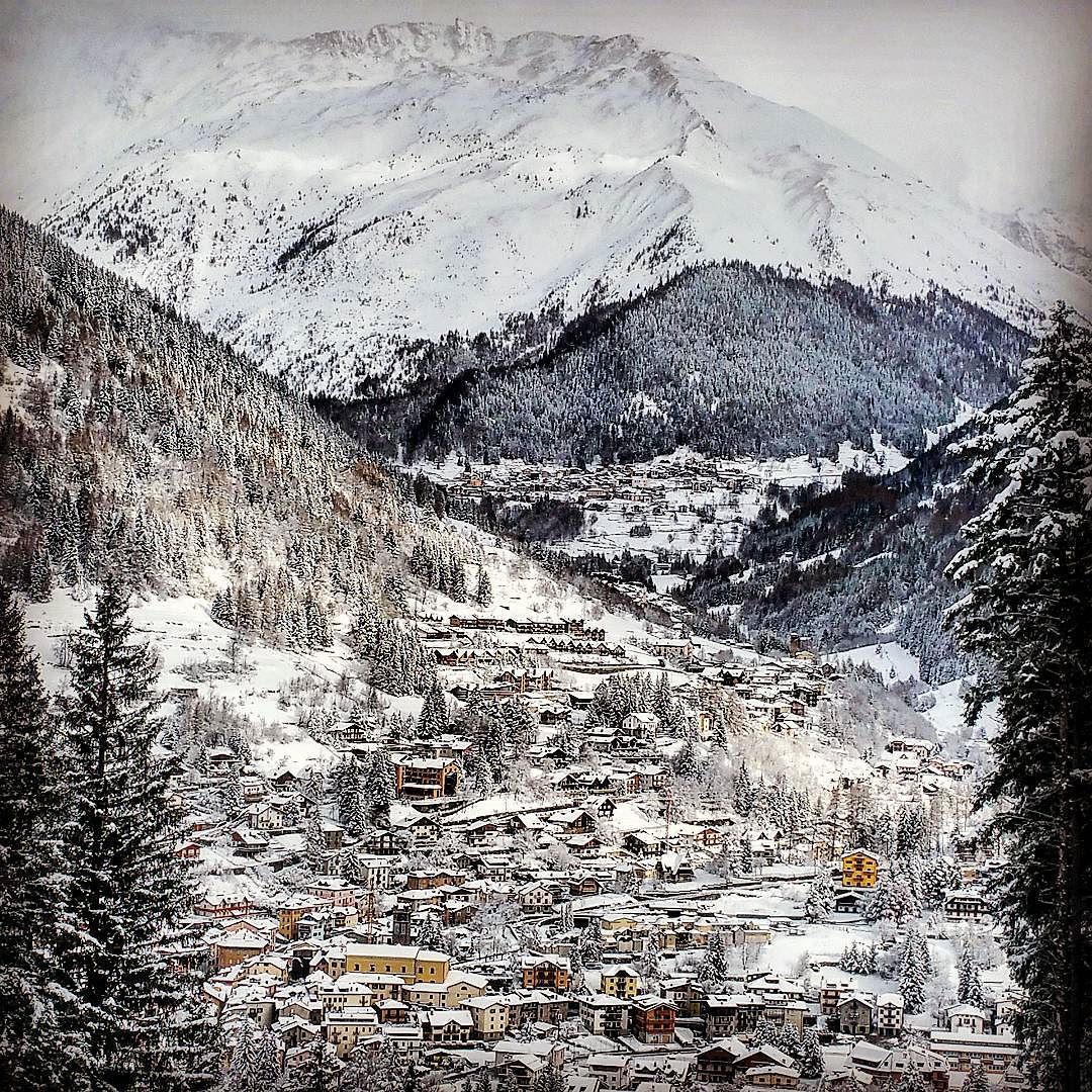 #mountains#mountainscape#alps#landscape#landscape_lovers#winter#snow#naturelovers#pontedilegno#valbione#adamelloski#vallecamonica#valledeisegni#volgolombardia#volgobrescia#loves_lombardia#loves_mountains#vivonatura#igworld_nature#ig_italy#ig_captures#ig_brescia#ig_lombardia#gf_daily#vivalavallecamonica#visititalia#discoveralps#earth_escape#lombardia_super_pics