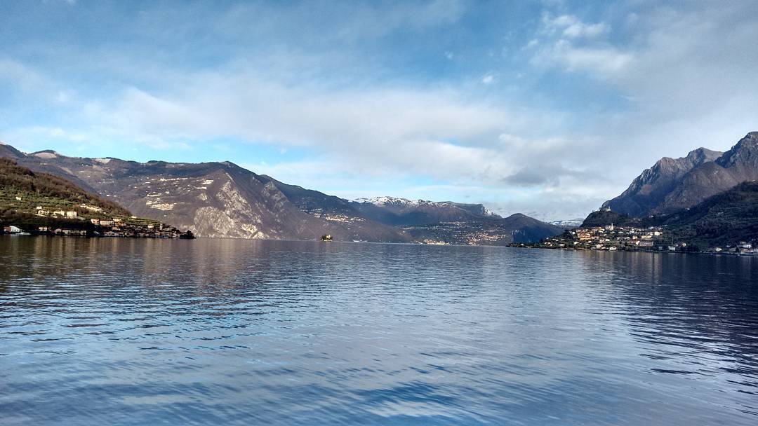 #hdr #lago #iseolake #iseo #nature #naturelovers #nature_perfection #igdaily #ig_brescia #ig_bergamo #vallecamonica #clouds #sky #skyline #skylovers #skyporn