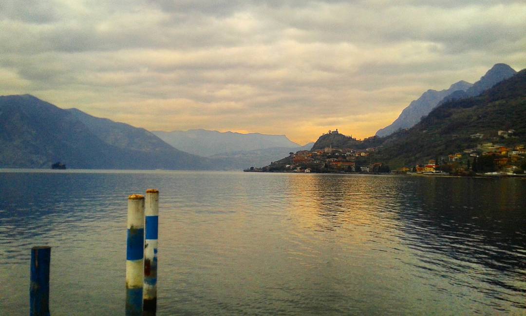 #marone #maronelago #brescia_foto #brixia_scatti #vivobrescia #volgobrescia #bestlombardiapics #lombardia_super_pics #visititaly #visitlakeiseo #loves_landscape #panorami_italiani #vallecamonica