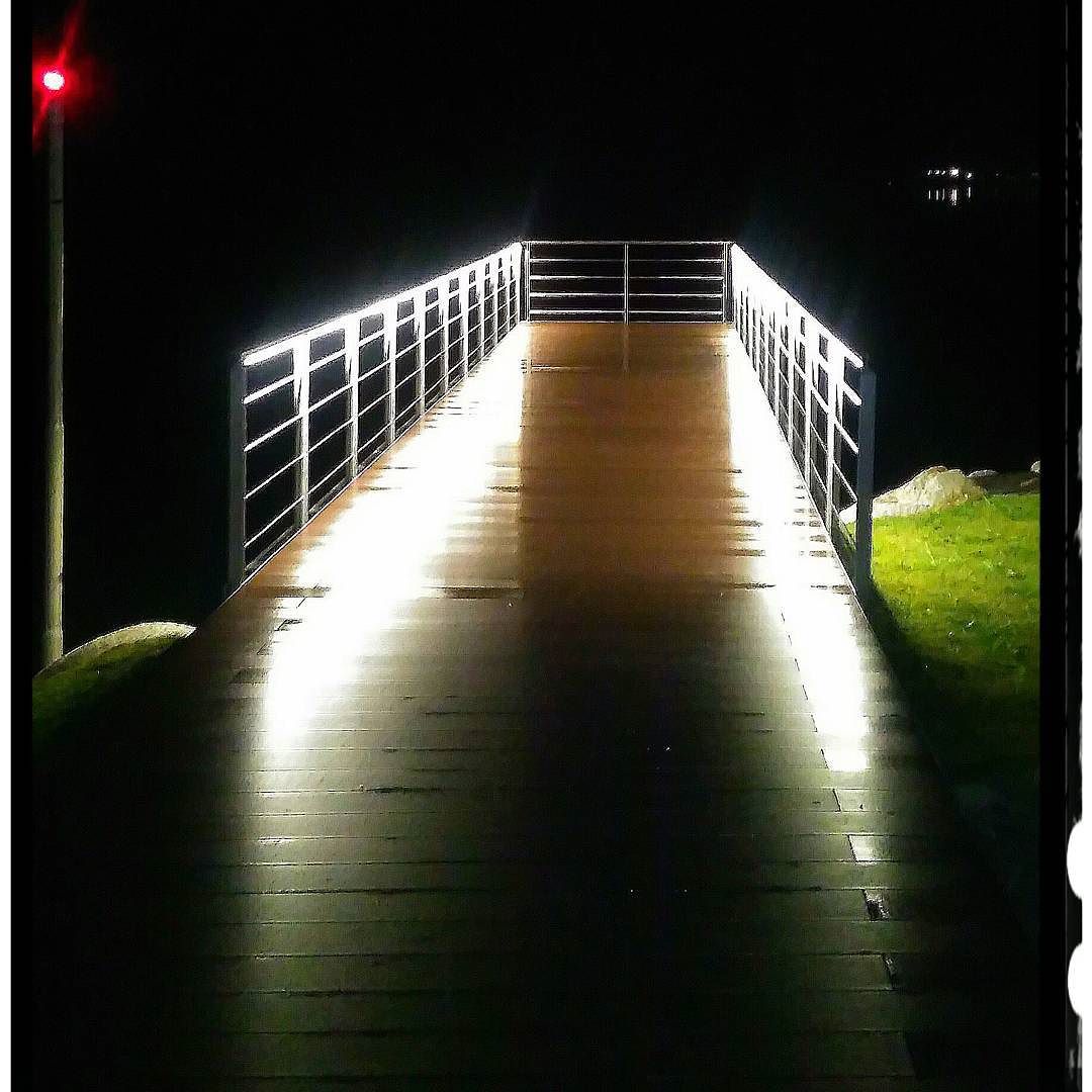 #terraza #città #notte #vivo_italia #vallecamonica #orizzonte #riflessi #passionefotografica #lakeiseo #ig_bergamo #ig_italy