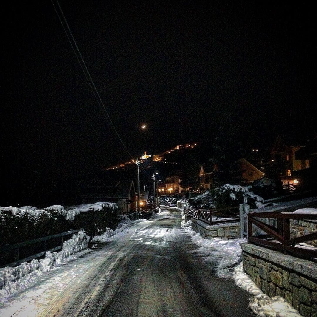 #pontedilegno #villadalegno #camunia #valcamonica #montagna #italia #notte #mountain #italy #night #brescia #lightsinthenight