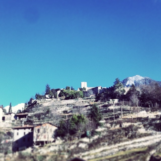Il #castello di #breno da un’altra #prospettiva #castle #snow #mountain #valcamonica #valle #camonica #neve
