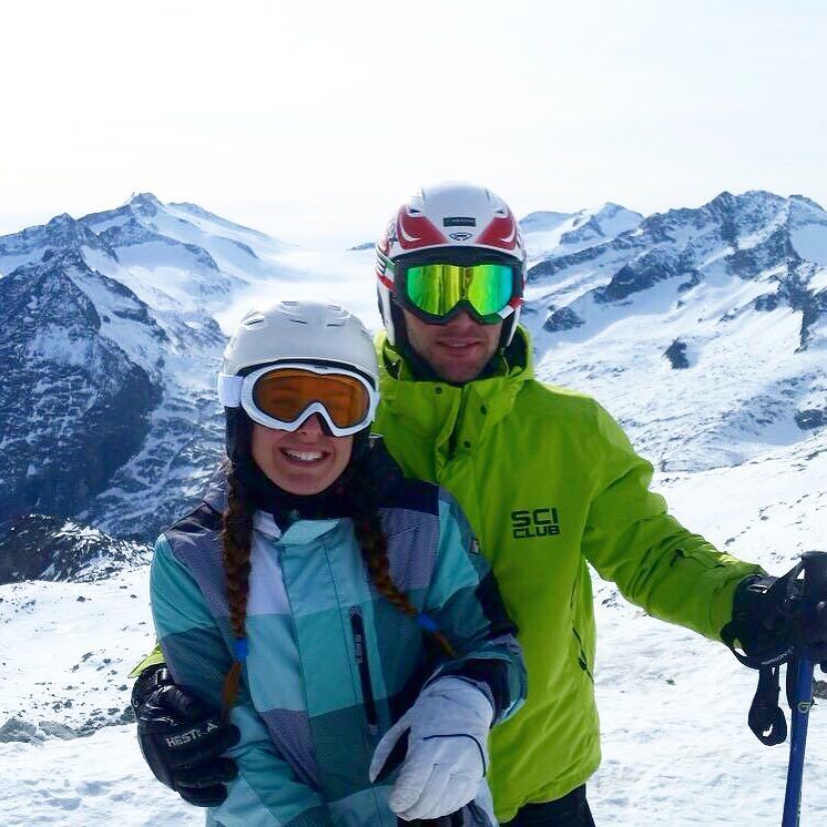 #perfectday ❤️ #ski #is #mypassion #withyou #is #better #conteemeglio #meandyou #youandme #smile #sun #wind #cold #snow #beautifulday #mountain #ghiacciaiopresena #tonale #vallecamonica #igersvallecamonica #volgolombardia