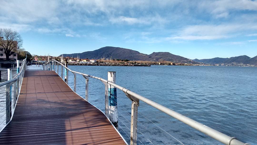#hdr #lago #iseo #nature #naturelovers #nature_perfection #igdaily #ig_brescia #ig_bergamo #vallecamonica #mountains #lake #sky #skyline #skylovers #skyporn #instaitalia #motog2014camera