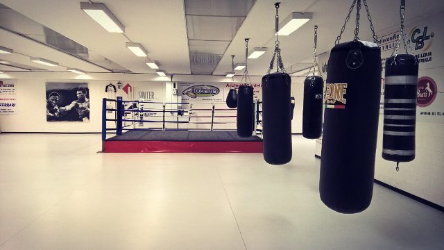 #boxe #gym #leone #vallecamonica #workout #training #match #italy #gianico #workhard #nopainnogain #allenamento #ring #boxinggloves #boxingday #mma #kickboxing #k1 #fight