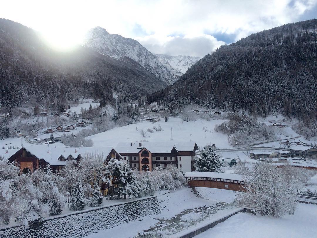 Buongiorno Vezza … nevicata 09.02.2016 #neve #snow #adamelloski #altavallecamonica #vallecamonica #provinciadibrescia #lombardia #italia @vallecamonica @adamelloski
