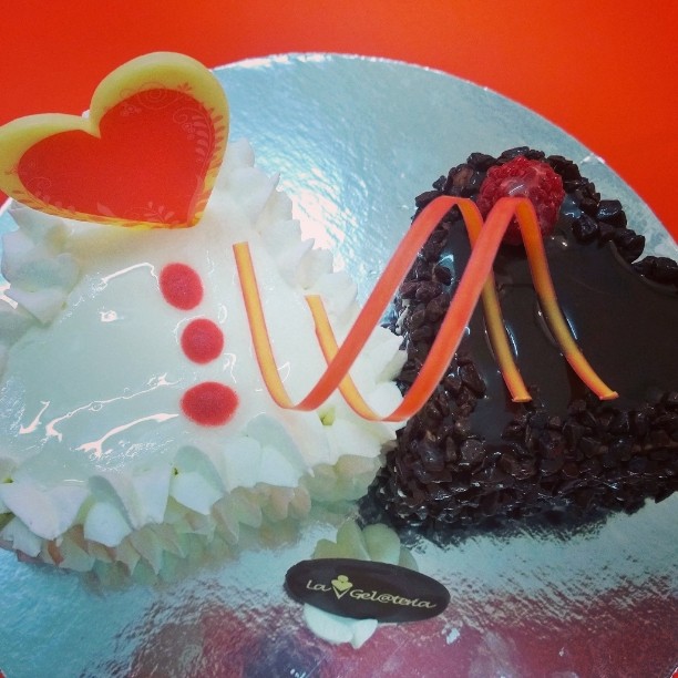 Gli incontri più importanti sono già combinati dalle anime prima ancora che i corpi si vedano…P.Cohelo❤ #sanvalentino#Iloveyou#tiamo#ioete#incontro#cioccolatobianco#fondente#lagel@teria#berzo#gelatocamuno#vallecamonica#valledeisegni
