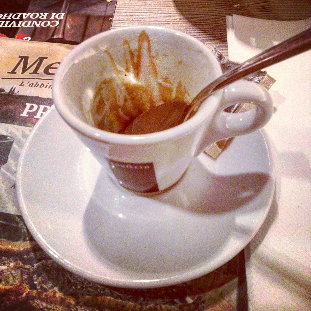 Oggi voglio darvi il buongiorno così cari amici! E buon inizio settimana! #caffe #coffee #goodmorning #buongiorno #lunedì #monday #week #instagramers #vallecamonica #igersvalcamonica #amici #friends #insta #instagram #ig_today #oggi #volgobrescia #best #top #picoftheday #giorno #day #february #2016 #post #wakeup #breakfast #colazione