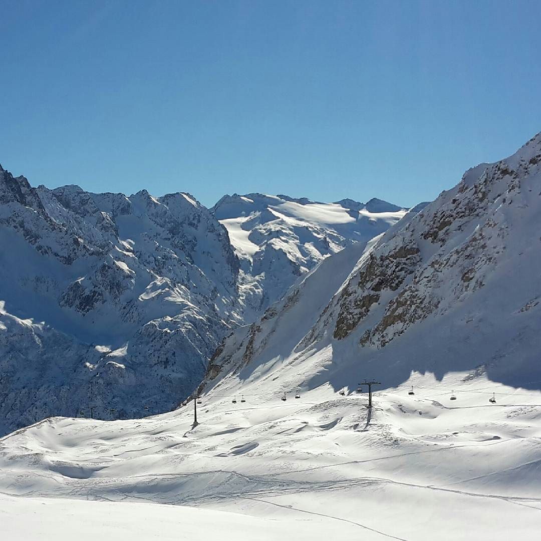 #scuolascipontetonale #pontedilegno #tonale #valcamonica #adamelloski #feelthealps #powderday #ventoneicapelli