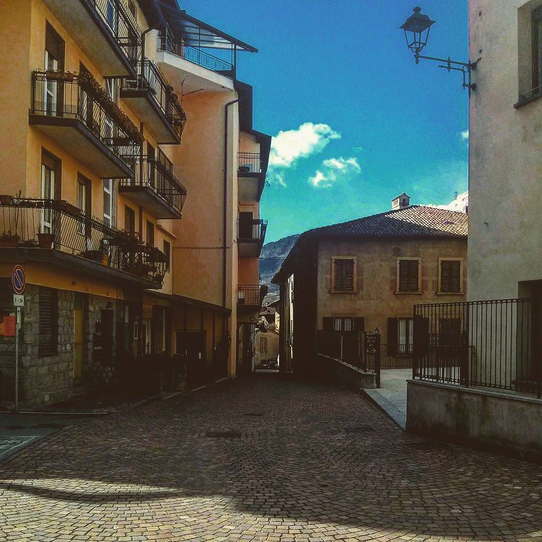 #breno #vallecamonica #valledeisegni #brescia #italiadavedere #italy #italia #ig_italy #borghiditalia #borghitalia #borghi #visititalia #top_italia_photo #volgoitalia #volgobrescia #vivoitalia #loves_united_italia #loves_united_lombardia #top_lombardia_photo #italiantrip #trip #viaggiare #walking #camminare #citylife #paesi #vita #life #best #instagram